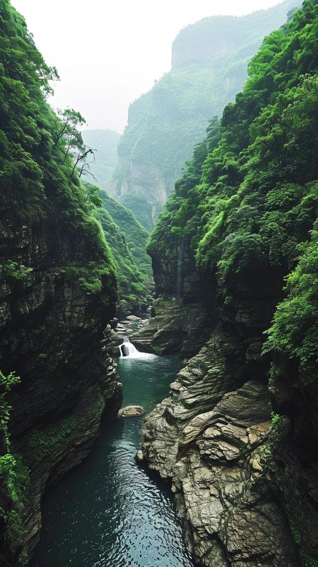 提起湖南，你可能會(huì)想到張家界、鳳凰古城、岳麓書院等著名景點(diǎn)