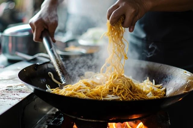 炒菜后為何不能馬上沖鐵鍋？醫(yī)生忠告：錯(cuò)誤做法或致大錯(cuò)！