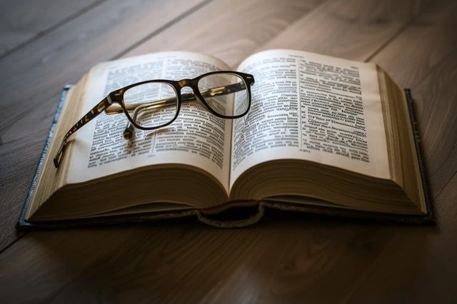 一位退休特級英語老師的肺腑之言花一個星期，你只要把這些英語基礎(chǔ)知識，搞懂了