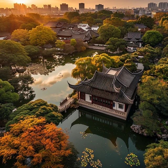 蘇州一日體驗(yàn)：聽評(píng)彈品素面，搖櫓游園林，與錦鯉共賞，嘗遍地道美味。