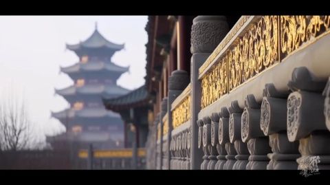 探秘南京紫峰大廈:地標建筑與美食之旅的完美結(jié)合