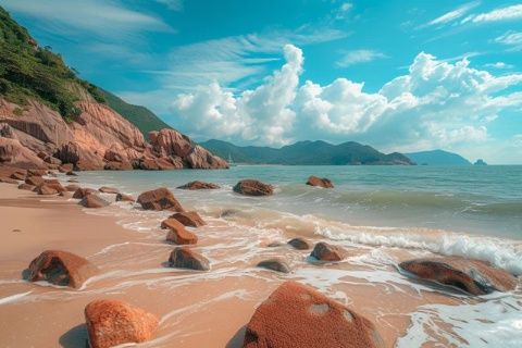 秦皇島是中國(guó)河北省下轄的一個(gè)沿海城市，以其美麗的海灘和豐富的自然景觀而聞名