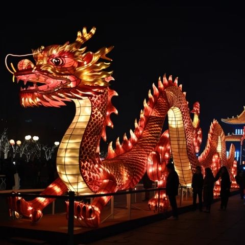 夜游天壇攻略：8號(hào)線天橋站下車即達(dá)西門，探秘京味小吃與古建筑群
