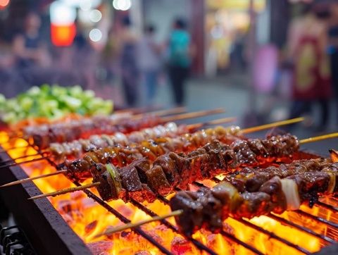 桂林夜市必吃小吃全攻略：螺螄粉、糯米雞，地道風(fēng)味一網(wǎng)打盡！