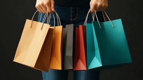 網(wǎng)紅店鋪沖擊下，百年老字號(hào)面臨生存困境？