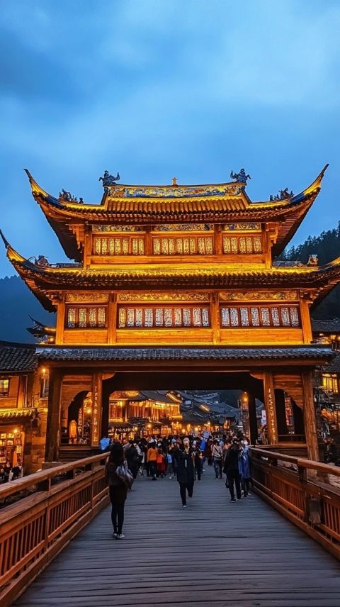 麗江古城美食多，這個(gè)藏于地下通道的美食街，排隊(duì)也得嘗！