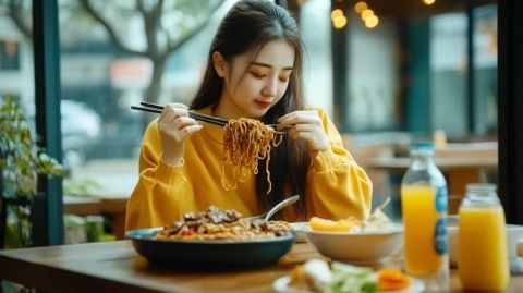 郁可唯一首美食情歌:臨沂炒雞的味蕾之旅