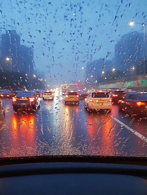 揚(yáng)州江都車輛落水意外:安全駕駛與社區(qū)互助關(guān)鍵時(shí)刻展現(xiàn)力量