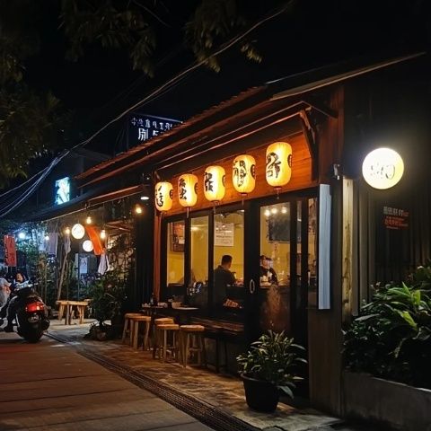 大連著名小吃街重啟后遇冷，價(jià)格高昂缺乏特色，昔日繁華不再