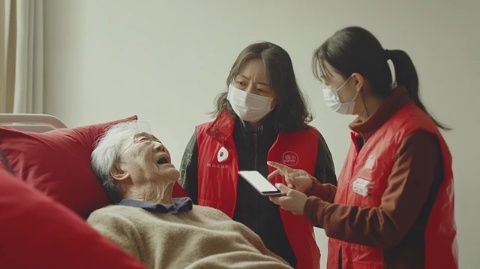今日早上在石岐東區(qū)打完疫苗，就不想回小欖上班了，兩個人一時興起