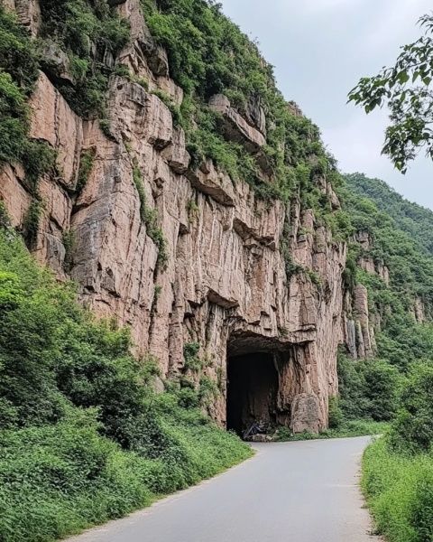 太行山腹地秘寶——阜平八大碗香氣四溢，吸引八方食客品味古早美味
