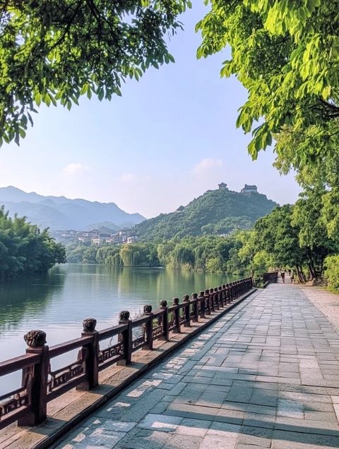 濟(jì)南之旅：賞荷觀柳，漫步山水間
