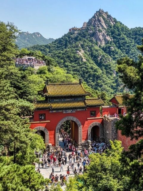 國(guó)慶期間，日韓游客涌入湖南