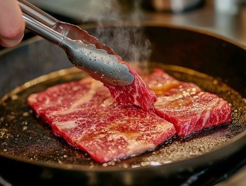 冬日肉食狂歡:美式風(fēng)情肋眼牛排與豬肋排評測