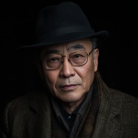 葉偉鋒：1978年生于廣東清遠(yuǎn)，暨南大學(xué)畢業(yè)后的人生旅程