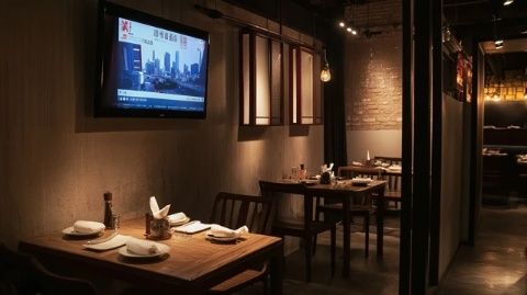 大笪地港式燒臘，一家主打港式燒臘的美食城檔口，算是家挺新的店，開業(yè)也就兩年多