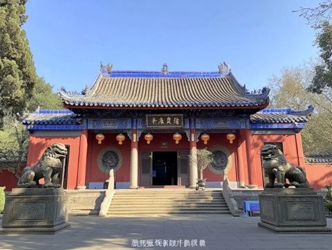 美食品鑒官探店抖音網(wǎng)紅粑粑館！老菜房是泡崖地區(qū)一家神級(jí)粑粑館