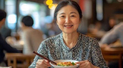 賈玲暢談武漢美食引粉絲熱議：家鄉(xiāng)的味道讓人回味無(wú)窮