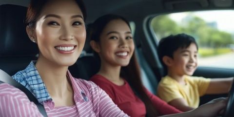 網(wǎng)約深圳兩男兩女珠海坐豐田網(wǎng)約車被撞上花壇！大眾闖禍！