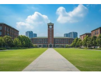 隨著鄭州大學(xué)2019級新生開學(xué)報(bào)到，鄭州各所高校即將掀起最美開學(xué)季