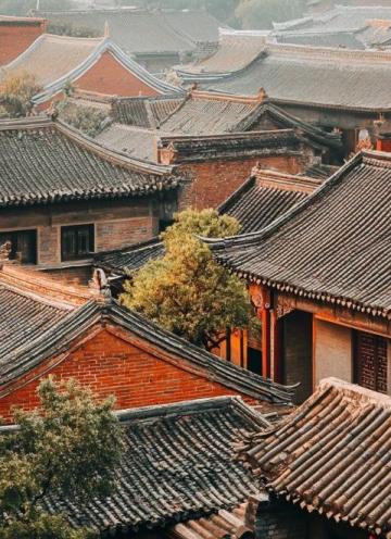 探索鳴鶴古鎮(zhèn):感受商業(yè)化氛圍下的文化與美食之旅