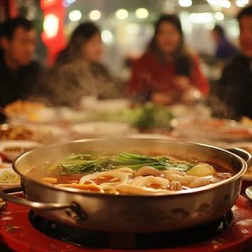 2025最想吃到的特色美食北京烤鴨，四川火鍋，武漢熱干面，我愛武漢熱干面