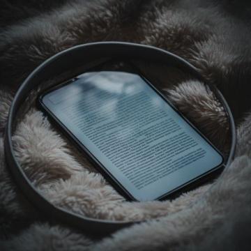 臨終前會后悔的25件事在線閱讀(臨終前會后悔的25件事這本書里說，一個人臨終前)