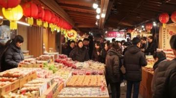 武漢市民的進(jìn)口食品狂歡：陽(yáng)邏港洋年貨大集，3萬(wàn)市民共享國(guó)際味蕾盛宴