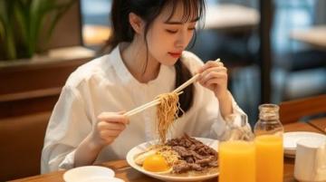 英語(yǔ)中關(guān)于食物的表達(dá)技巧：如何談?wù)撛竿?、口味與偏好