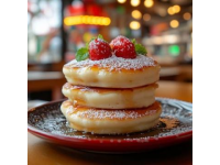春節(jié)前夕再次前往福州，偶然在福大市場(chǎng)遇到一家煎餅店，制作出的煎餅堪稱(chēng)為我所見(jiàn)過(guò)最大的一枚。
