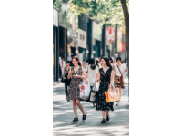 杭州四季青購(gòu)物指南：如何巧妙試穿與選購(gòu)衣飾