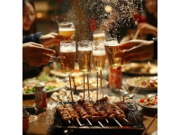 很多人對(duì)三亞的餐飲不以為然，吐槽的不少,價(jià)格貴，不好吃，除了海鮮沒什么特別的