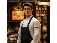 曹軒賓變身美食專家，在節(jié)目中細(xì)品佳肴