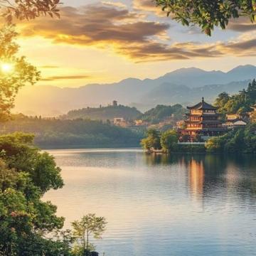 永福，是享譽(yù)中外的中國(guó)長(zhǎng)壽之鄉(xiāng)，有著優(yōu)越的自然養(yǎng)生資源,山青、水秀、林豐、空氣清
