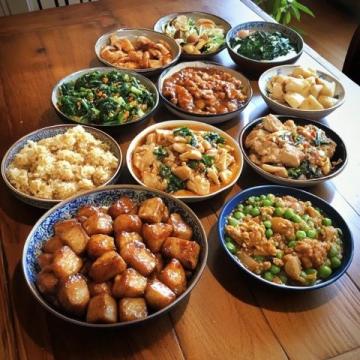 張家口特色小吃推薦：莜面、熏肉、八大碗等不容錯過