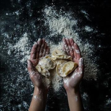 輕松學會在家做美味小籠包：方便簡單，家庭必備美食秘籍！