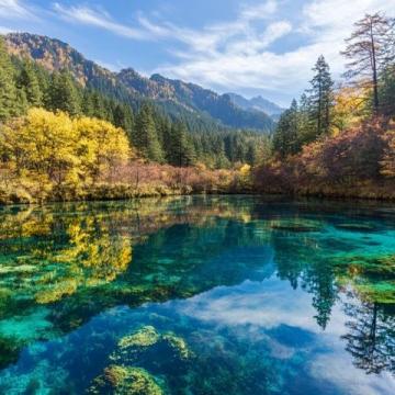 四川九寨溝黃龍景區(qū):自然與文化的完美融合旅游勝地