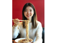 主持人采訪孫穎莎問(wèn)出了大家都想問(wèn)的問(wèn)題揭秘一下莎莎微博發(fā)的飯菜是誰(shuí)做的？