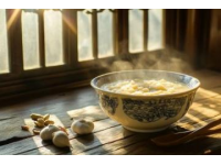 滄州早餐標(biāo)配：煎餅果子配嘎巴菜，味道地道嫽扎咧！