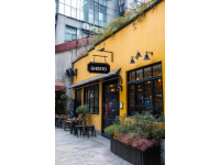 硚口區(qū)18年老字號(hào)燒烤小店，隱藏漢正街巷中秘境，口碑爆棚的深夜美食探索