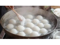 連云港初十美食：豬肉蝦仁蘿卜餃的極致風(fēng)味體驗
