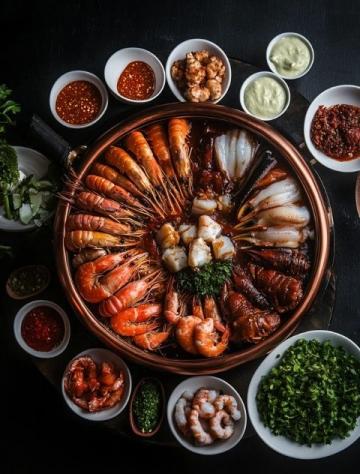 來到海鮮大排檔，品嘗閩南海鮮美味