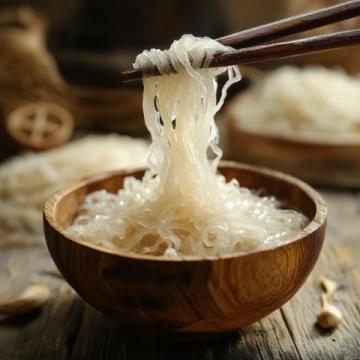 今日路過云南元江縣，在那里的小吃街，品嘗到了當(dāng)?shù)睾苡忻墓鶐煾得拙€