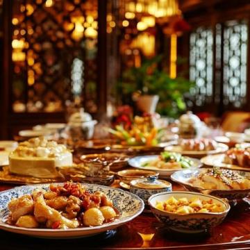 廣州，這座城市堪稱名副其實(shí)的美食之都,其飲食文化源遠(yuǎn)流長(zhǎng)，聞名全國(guó)，素有食在廣