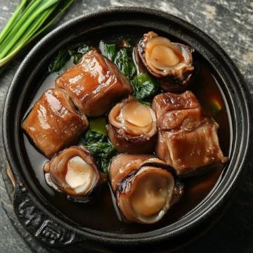 探索哈爾濱必嘗的東北美食：鍋包肉、鐵鍋燉與小雞燉蘑菇指南