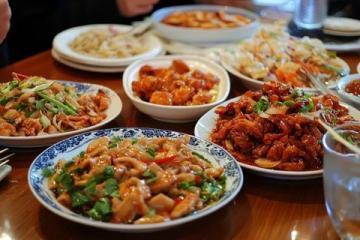 山東，作為中國歷史悠久的文化大省，擁有豐富多彩的美食文化