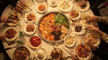 山東作為中國八大菜系之一——魯菜的發(fā)源地，飲食文化底蘊深厚，以咸鮮為主