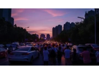 柳州一夜市街地段好卻半倒閉，惋惜的背后是怎樣的故事？