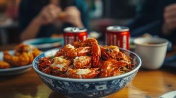 探索湛江特色美食：白切雞、白灼海蝦等傳統(tǒng)美味等你品嘗。