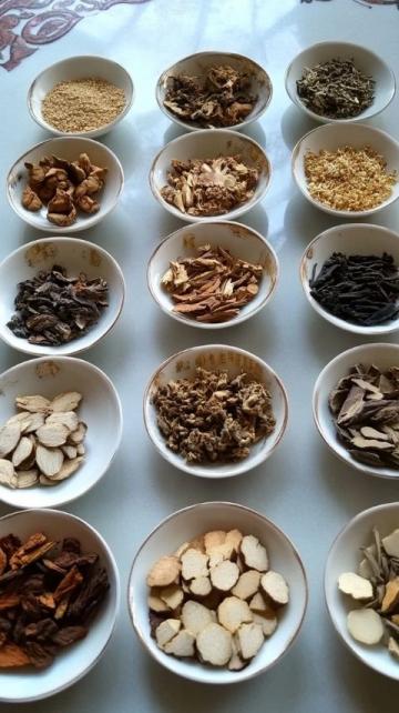 云南必嘗的經(jīng)典小吃與特色美食推薦